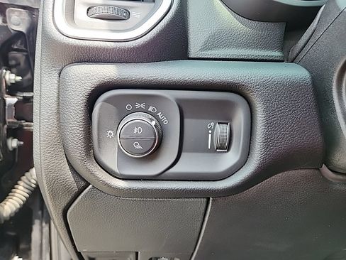 Used 2025 RAM 3500 Big Horn AWD/4WD image 28