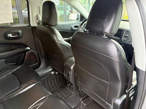 Used 2018 Jeep Compass Latitude w/ Popular Equipment Group image 21