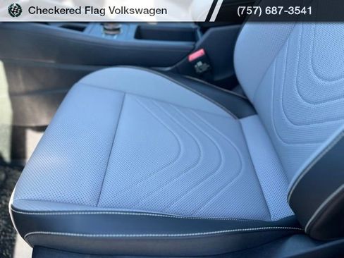 New 2026 Volkswagen Tiguan SE image 23