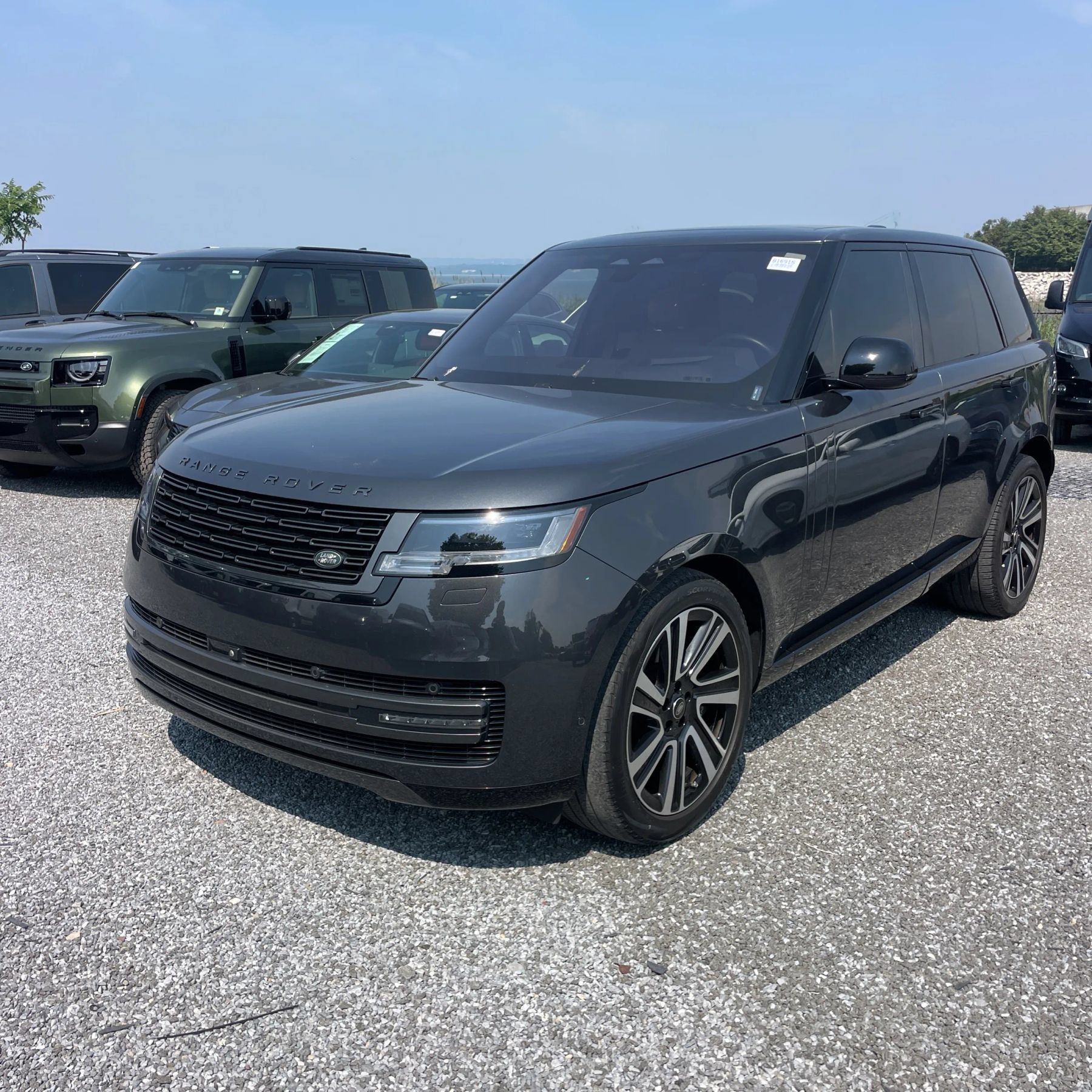 Used 2023 Land Rover Range Rover SE AWD/4WD image 1