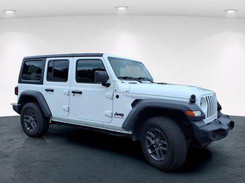 Used 2024 Jeep Wrangler Unlimited Sport AWD/4WD image 5