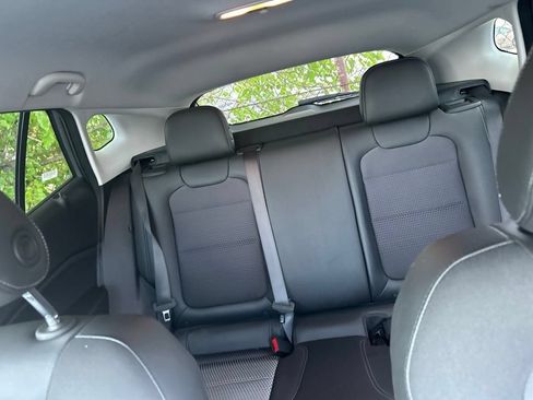 Used 2025 Chevrolet Trax LT FWD image 8
