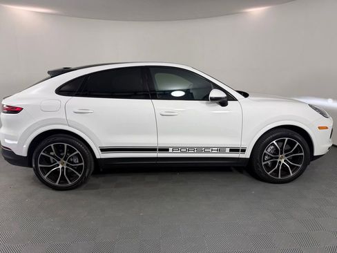 Certified 2022 Porsche Cayenne Coupe AWD/4WD image 8