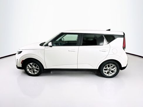 Used 2025 Kia Soul LX w/ LX Technology Package image 4