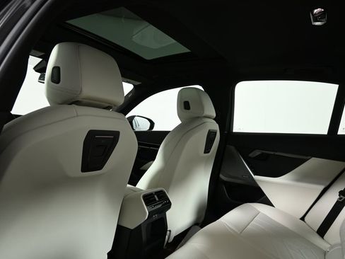 New 2026 BMW 530i xDrive w/ M Sport Package image 31