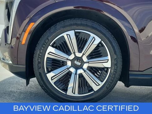 Certified 2025 Cadillac Escalade IQ Luxury 2 w/ LPO, Premium Carpet Package AWD/4WD image 11