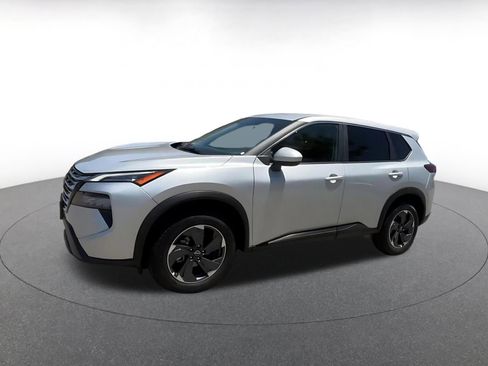 Used 2025 Nissan Rogue SV FWD image 8