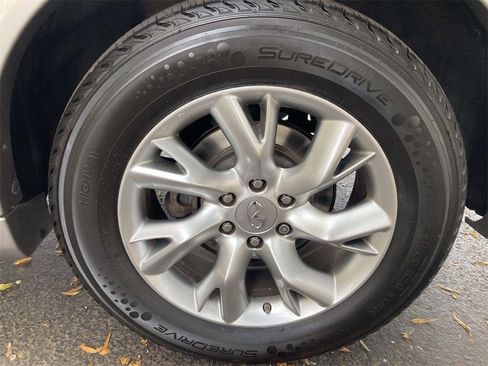 Used 2011 INFINITI QX56 2WD image 7