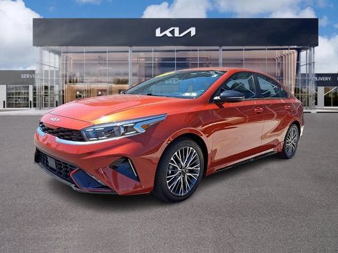 Used 2023 Kia Forte GT-Line w/ GT-Line Premium Package FWD image 3
