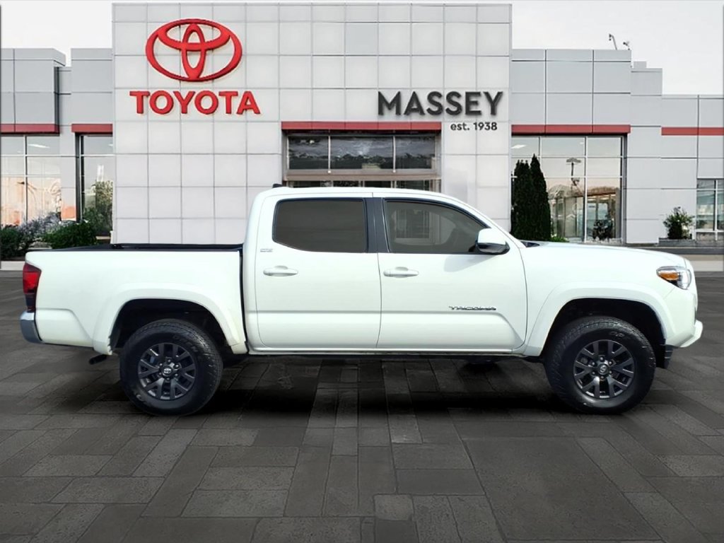 Used 2023 Toyota Tacoma SR5 AWD/4WD image 2