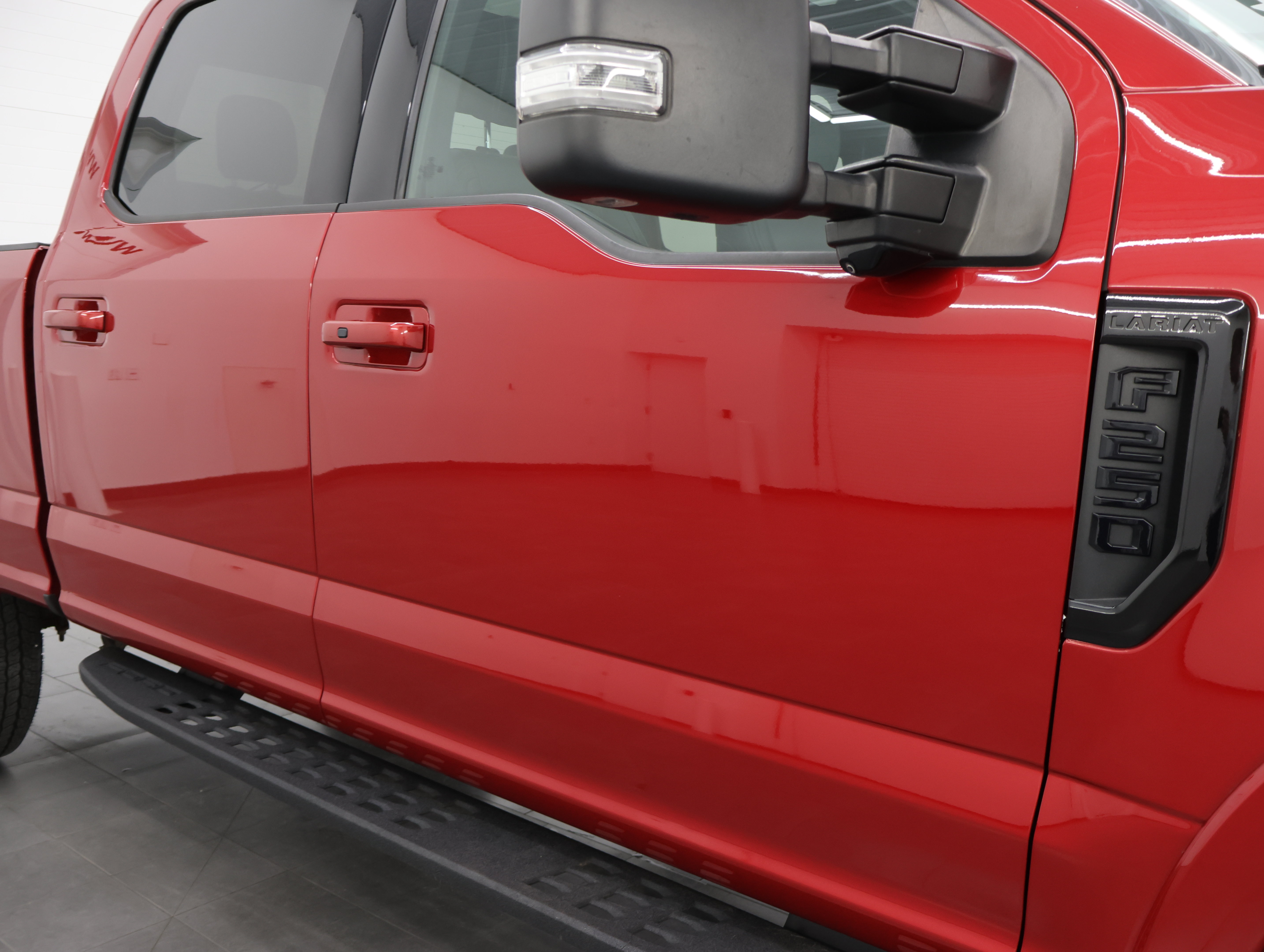 Used 2022 Ford F250 Lariat w/ Tremor Off-Road Package AWD/4WD image 28
