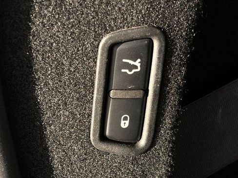 Used 2017 Maserati Levante w/ Luxury Package image 30