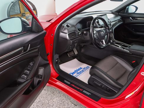 Used 2022 Honda Accord Sport image 3