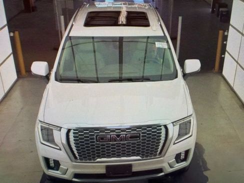 Used 2022 GMC Yukon Denali AWD/4WD image 13