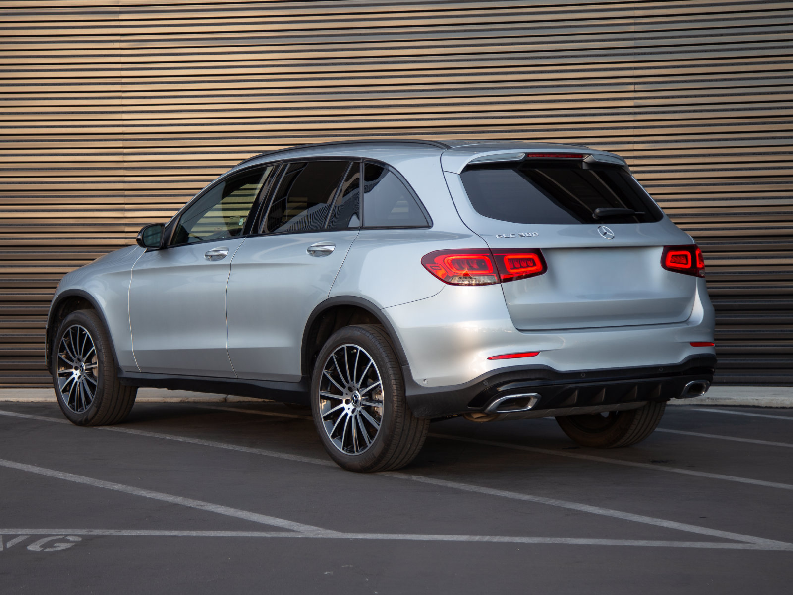 Used 2022 Mercedes-Benz GLC 300 image 3