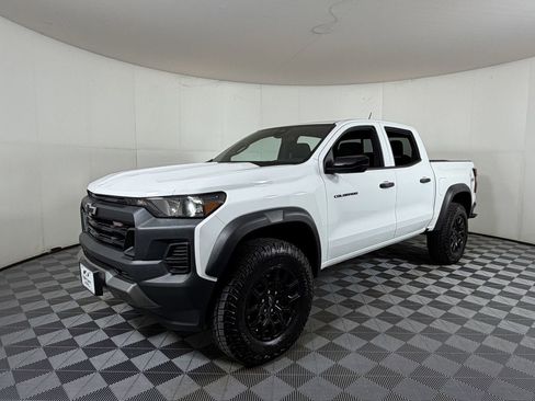 Used 2024 Chevrolet Colorado Trail Boss AWD/4WD image 2
