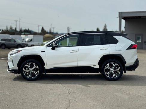 Used 2022 Toyota RAV4 XSE w/ Weather Package image 5