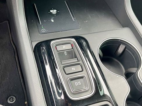 Used 2025 Honda Pilot EX-L image 16