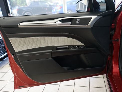 Used 2020 Ford Fusion SE w/ Equipment Group 151A image 23