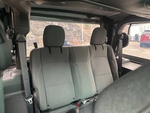 Used 2025 Jeep Wrangler Sport AWD/4WD image 12