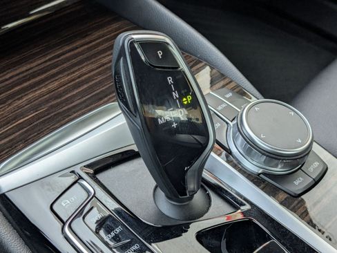 Used 2023 BMW 530i image 19