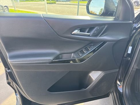 Used 2025 Chevrolet Equinox LT image 19