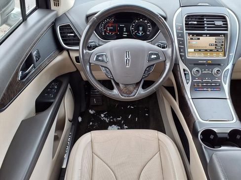 Used 2017 Lincoln MKX Reserve w/ Driver Assistance Package image 12