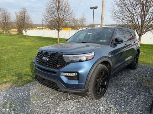 Used 2020 Ford Explorer ST w/ ST Street Pack image 2