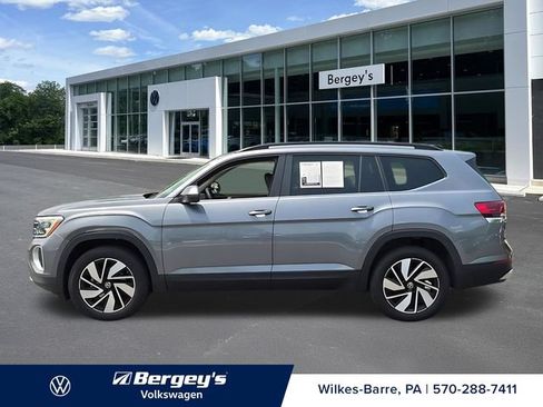 Certified 2025 Volkswagen Atlas SE AWD/4WD image 9