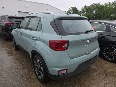 Used 2025 Hyundai Venue SEL FWD image 8