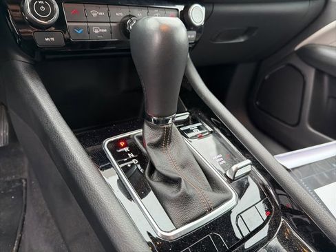 Used 2022 Jeep Compass Limited image 24