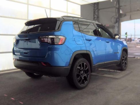 Used 2024 Jeep Compass Latitude w/ Altitude Special Edition AWD/4WD image 3