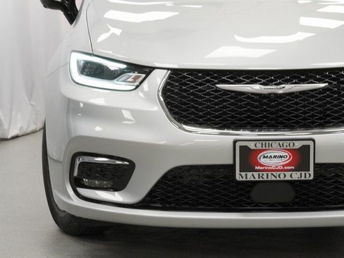 New 2026 Chrysler Pacifica Select image 6