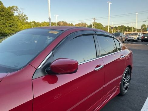 Used 2017 Honda Accord Sport Special Edition image 10
