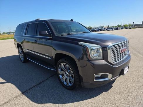 Used 2015 GMC Yukon XL Denali w/ Open Road Package AWD/4WD image 15