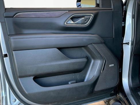 Used 2023 Chevrolet Suburban Z71 w/ Luxury Package image 20