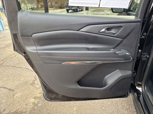 Used 2026 Chevrolet Traverse Z71 image 19