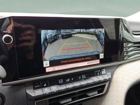Certified 2025 Toyota Camry XLE FWD image 25