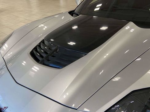 Used 2015 Chevrolet Corvette Z06 w/ 3LZ Preferred Equipment Group RWD image 9