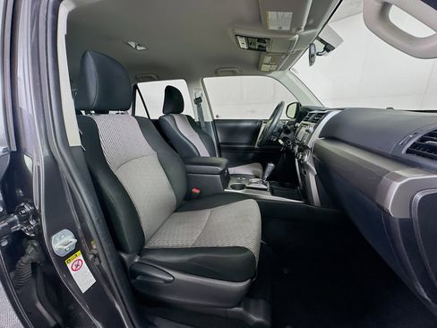 Used 2017 Toyota 4Runner SR5 image 29