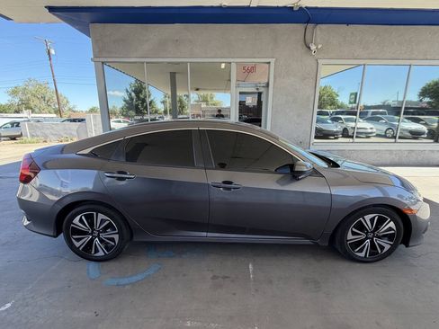 Used 2018 Honda Civic EX-T image 9