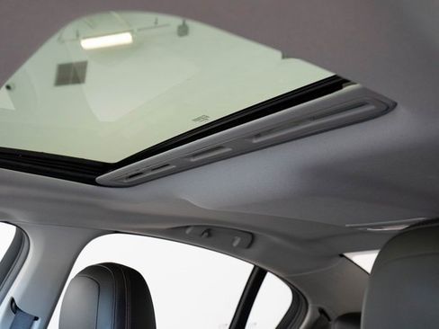 Used 2017 Chevrolet SS image 4