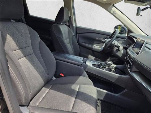 Used 2025 Nissan Rogue SV FWD image 18