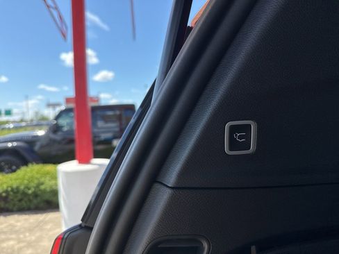 New 2026 Chrysler Voyager LX image 29