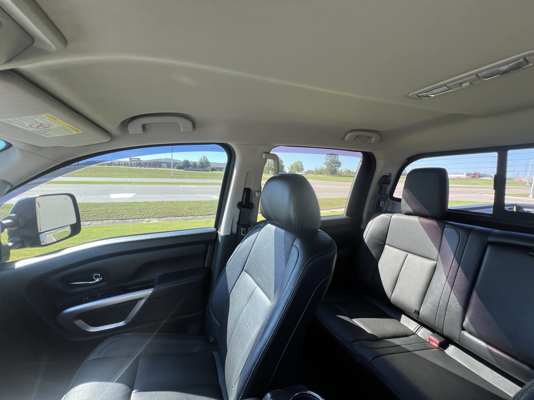 Used 2019 Nissan Titan SL w/ Chrome Package AWD/4WD image 27