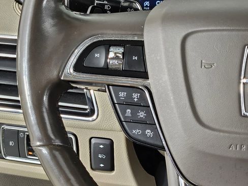 Used 2022 Lincoln Navigator Reserve image 30
