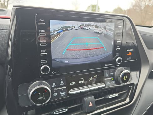 Used 2021 Toyota Highlander L image 20