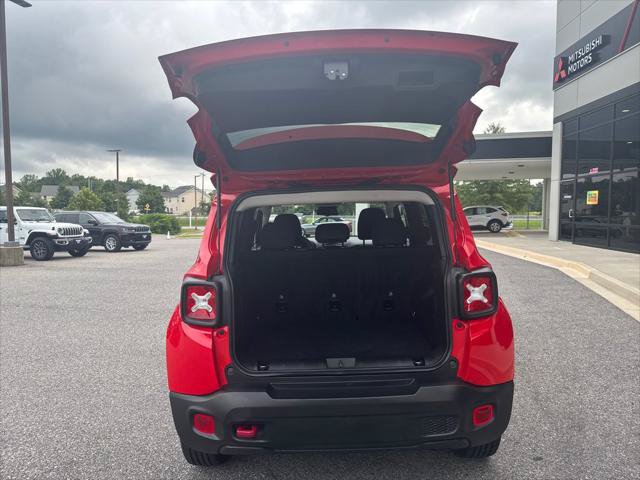Used 2023 Jeep Renegade Trailhawk AWD/4WD image 22