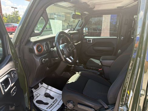 Used 2021 Jeep Gladiator Mojave w/ Trailer Tow Package AWD/4WD image 9