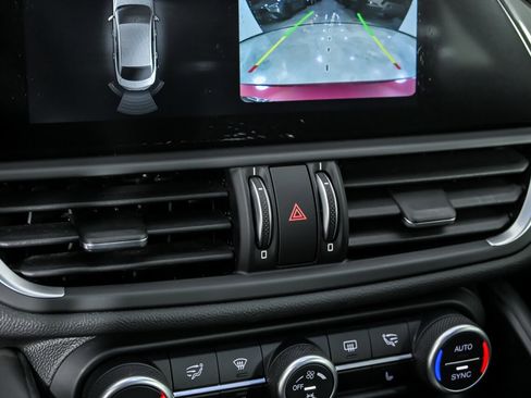 Used 2017 Alfa Romeo Giulia Quadrifoglio image 34